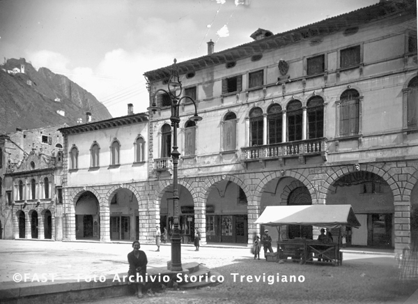 Serravalle, Piazza Minucci